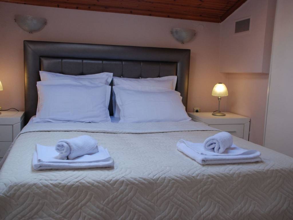 πλήρως επιπλωμένη μεζονέτα 120 τ.μ. κοντά στο κέντρο της Καβάλας