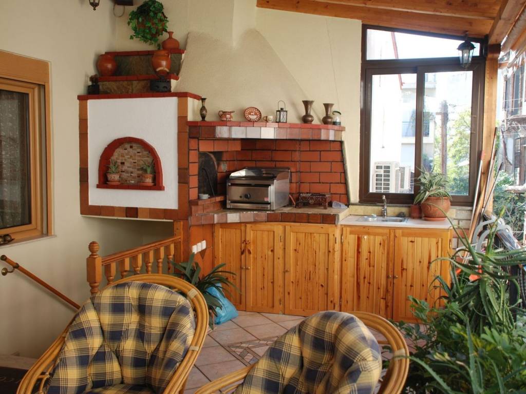 πλήρως επιπλωμένη μεζονέτα 120 τ.μ. κοντά στο κέντρο της Καβάλας