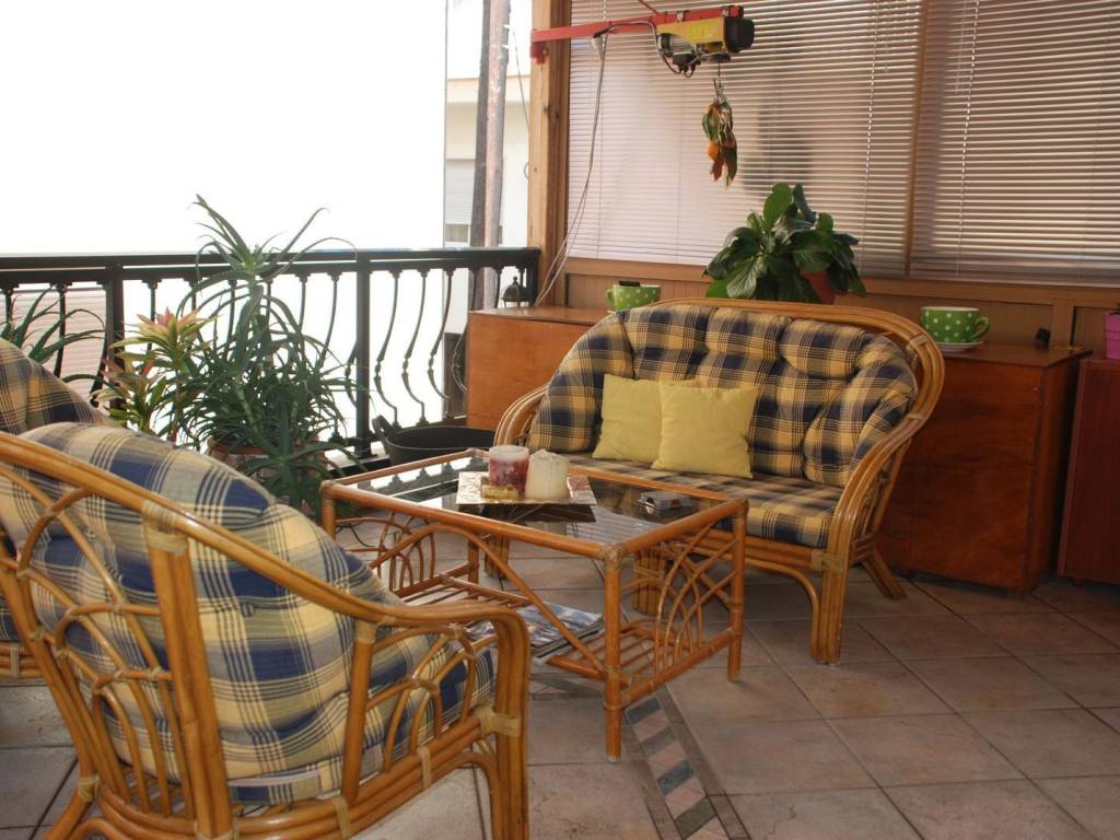 πλήρως επιπλωμένη μεζονέτα 120 τ.μ. κοντά στο κέντρο της Καβάλας