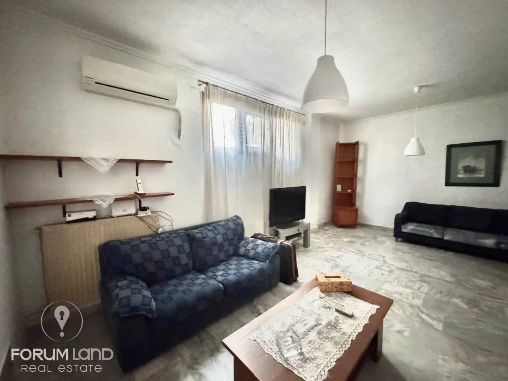 Forumland Real Estate, Καθιστικό