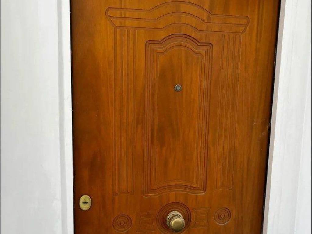 Forumland Real Estate, Είσοδος