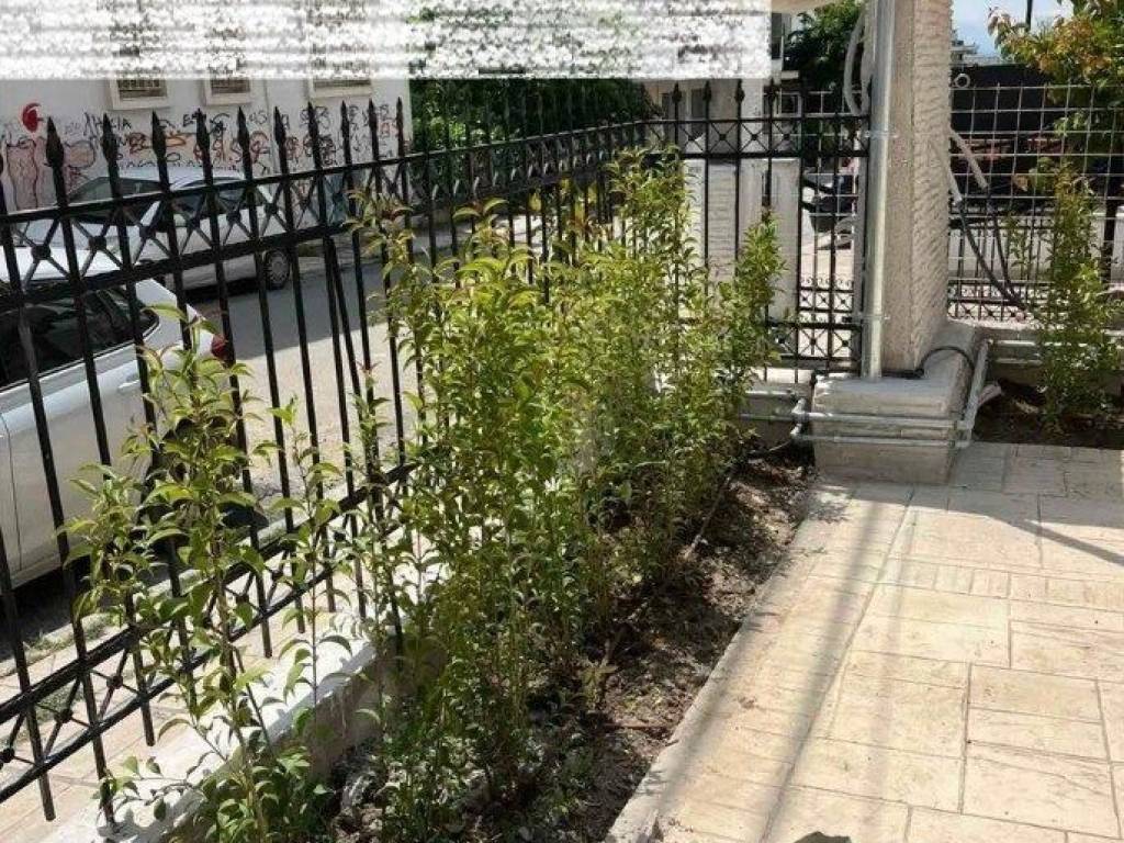 Forumland Real Estate, Αυλή