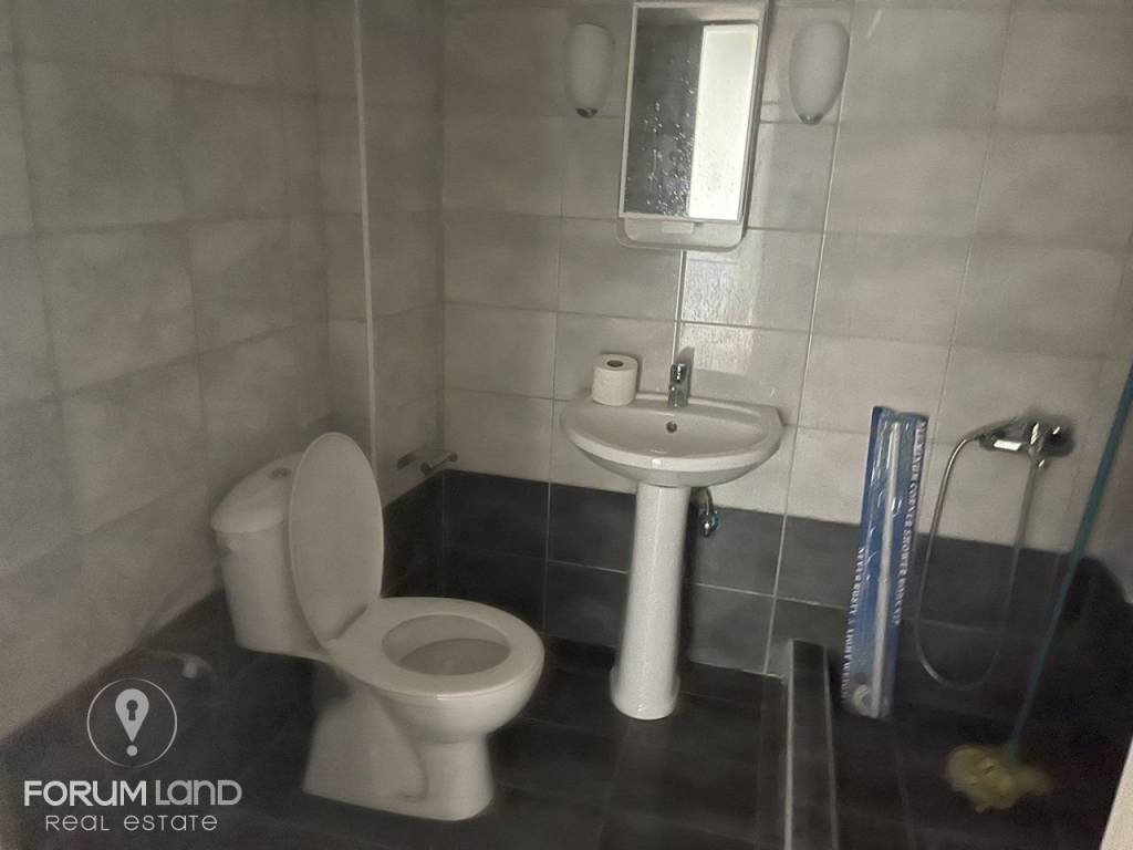 Forumland Real Estate, Μπάνιο