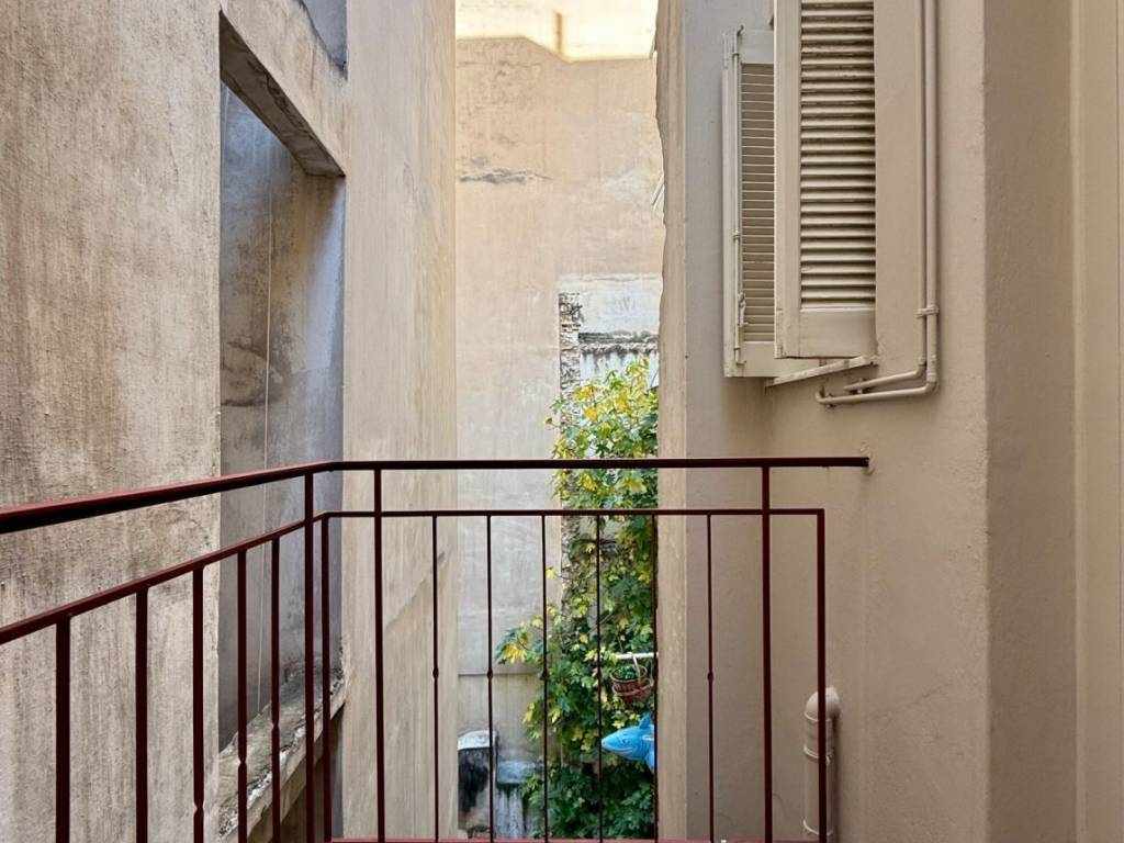 fokionos_negri_residential_apartment_for_rent