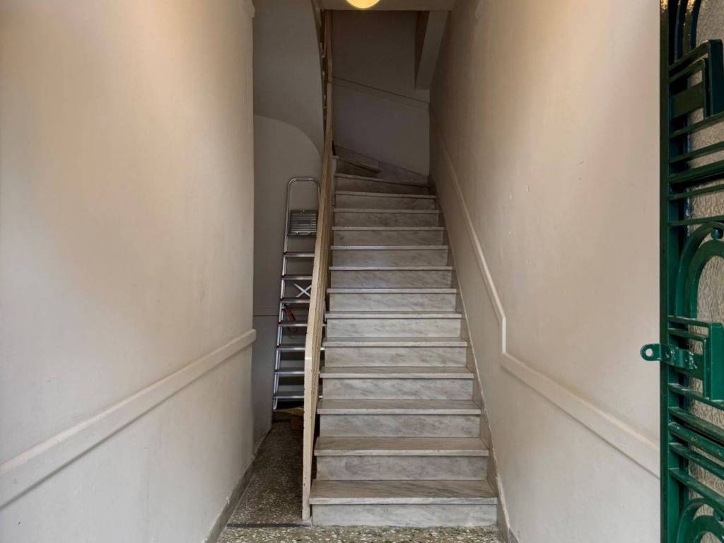 fokionos_negri_residential_apartment_for_rent