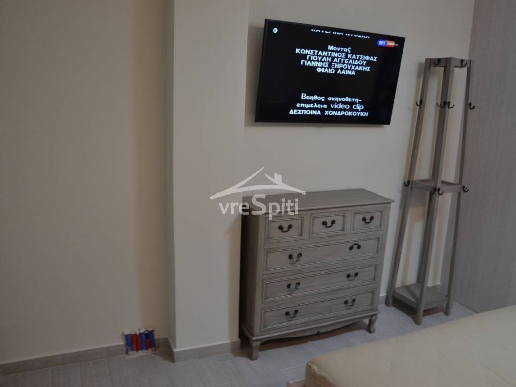 ΕΣΩΤΕΡΙΚΗ ΑΠΟΨΗ - ΕΠΙΠΛΩΣΗ