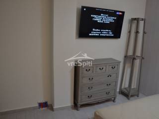 ΕΣΩΤΕΡΙΚΗ ΑΠΟΨΗ - ΕΠΙΠΛΩΣΗ