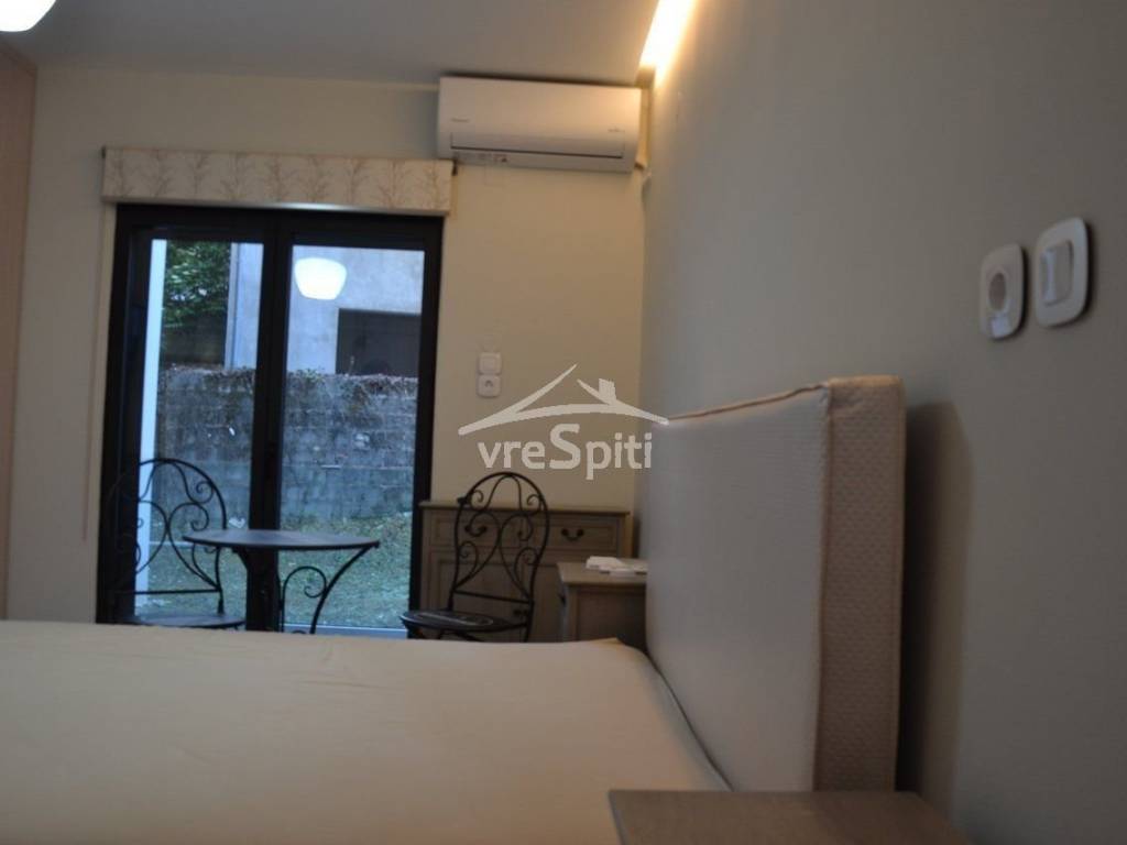 ΕΣΩΤΕΡΙΚΗ ΑΠΟΨΗ - ΕΠΙΠΛΩΣΗ