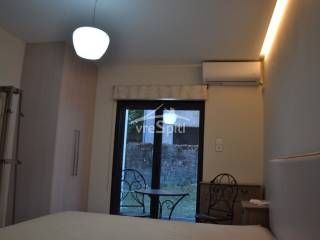 ΕΣΩΤΕΡΙΚΗ ΑΠΟΨΗ - ΕΠΙΠΛΩΣΗ