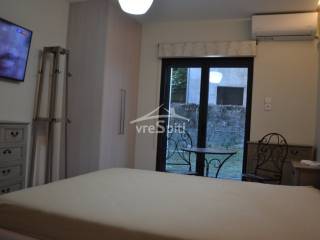 ΕΣΩΤΕΡΙΚΗ ΑΠΟΨΗ - ΕΠΙΠΛΩΣΗ