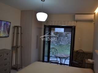 ΕΣΩΤΕΡΙΚΗ ΑΠΟΨΗ - ΕΠΙΠΛΩΣΗ