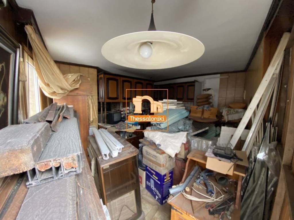 Ντεπώ, Στούντιο, 34 τ.μ.