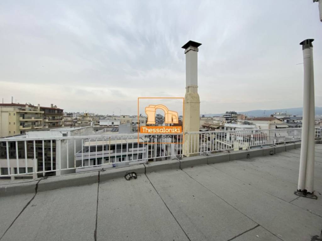 Ντεπώ, Στούντιο, 34 τ.μ.