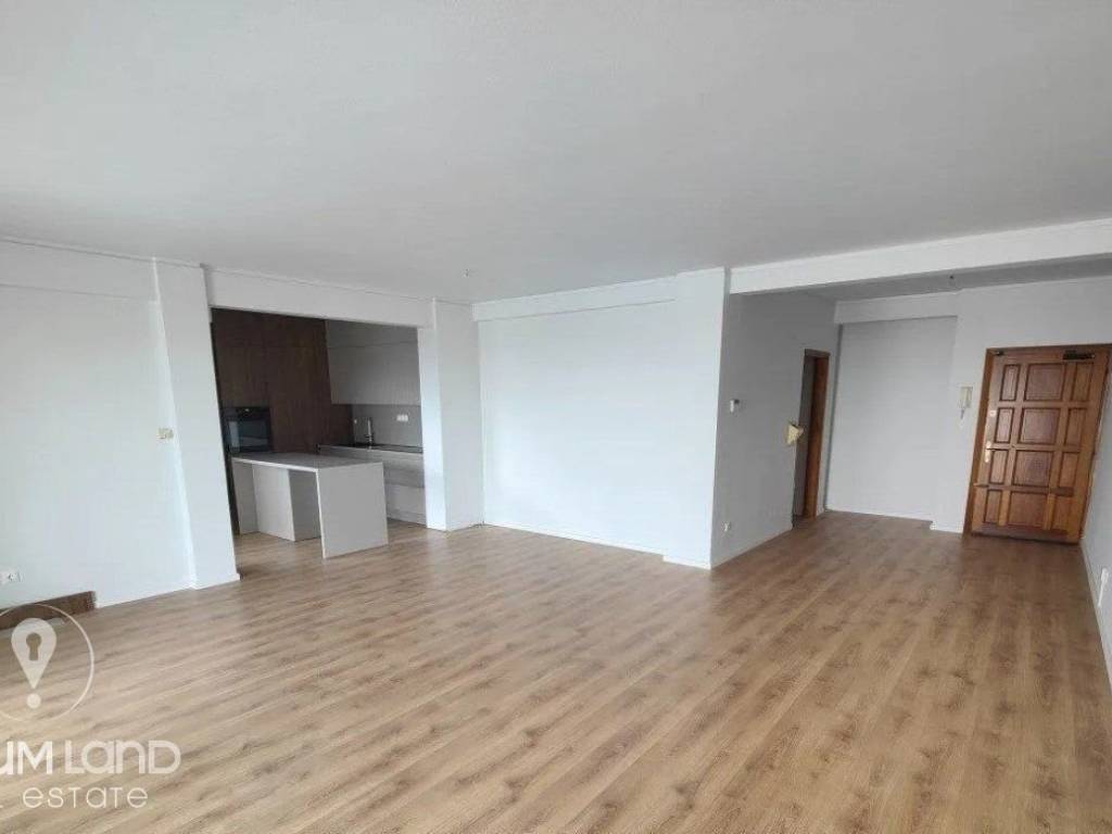 Forumland Real Estate, σαλοκουζίνα