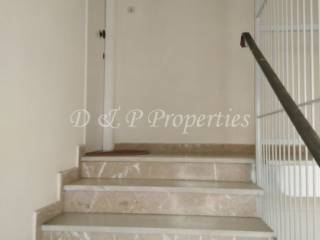 Σκάλα προς 2ο όροφο