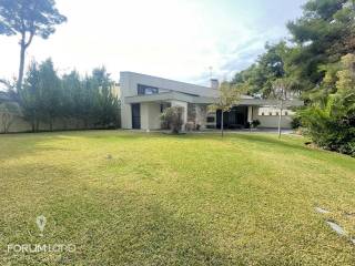 Forumland Real Estate, Εξωτερική Όψη