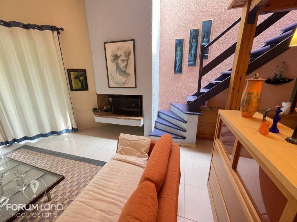 Forumland Real Estate, Σαλόνι με τζάκι