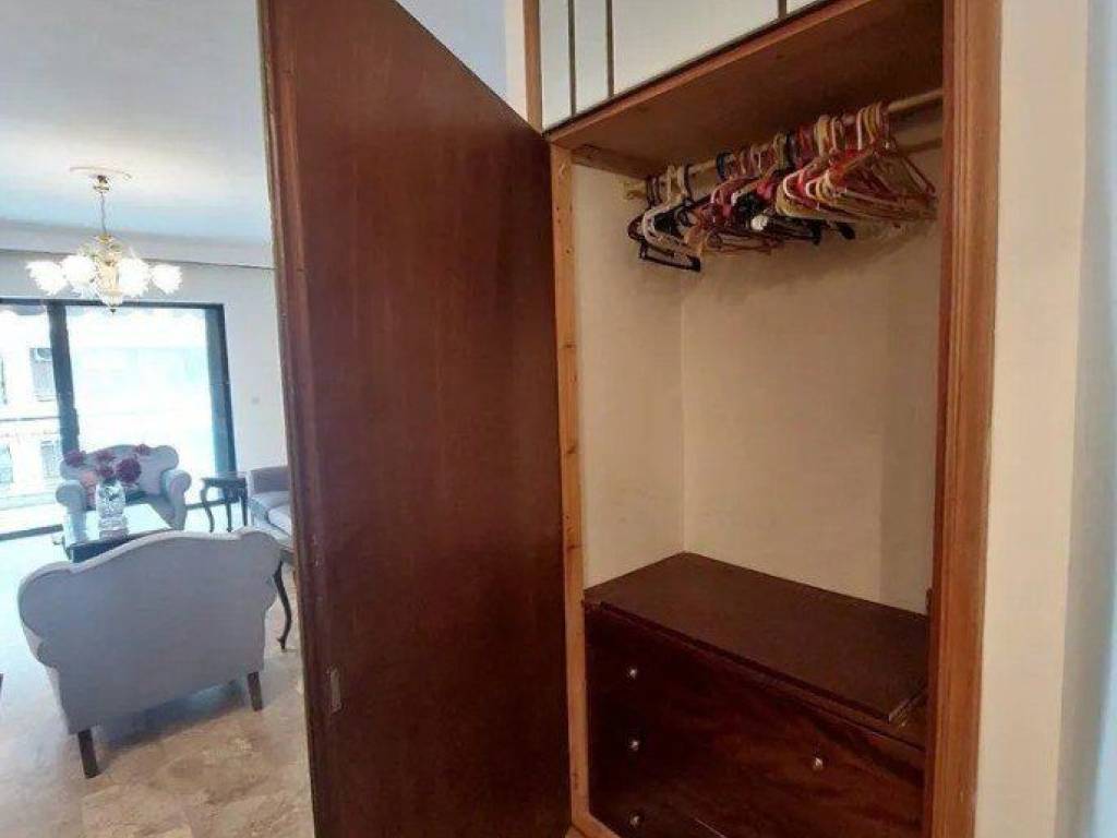 Forumland Real Estate, Ντουλάπες