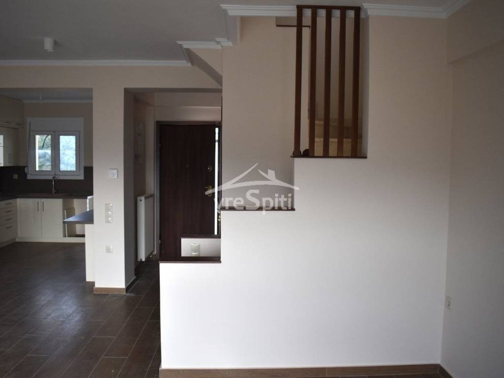 ΚΑΘΙΣΤΙΚΟ ΜΕ ΤΖΑΚΙ-ΣΚΑΛΕΣ ΕΠΙΚΟΙΝΩΝΙΑΣ