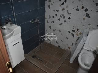 ΛΟΥΤΡΟ ΚΑΤΩ ΕΠΙΠΕΔΟΥ