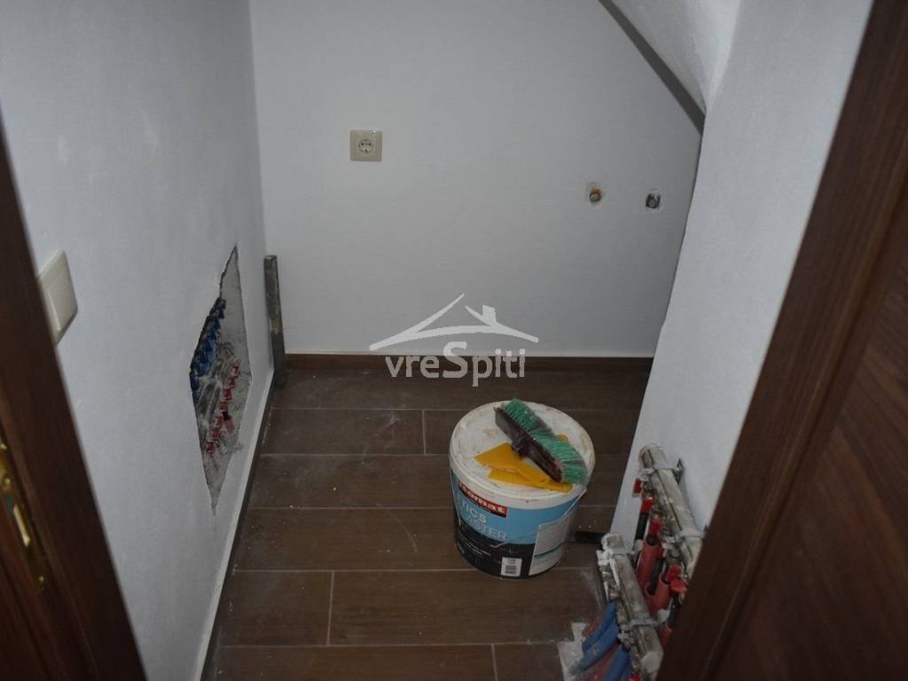 ΑΠΟΘΗΚΗ ΚΑΤΩ ΕΠΙΠΕΔΟΥ