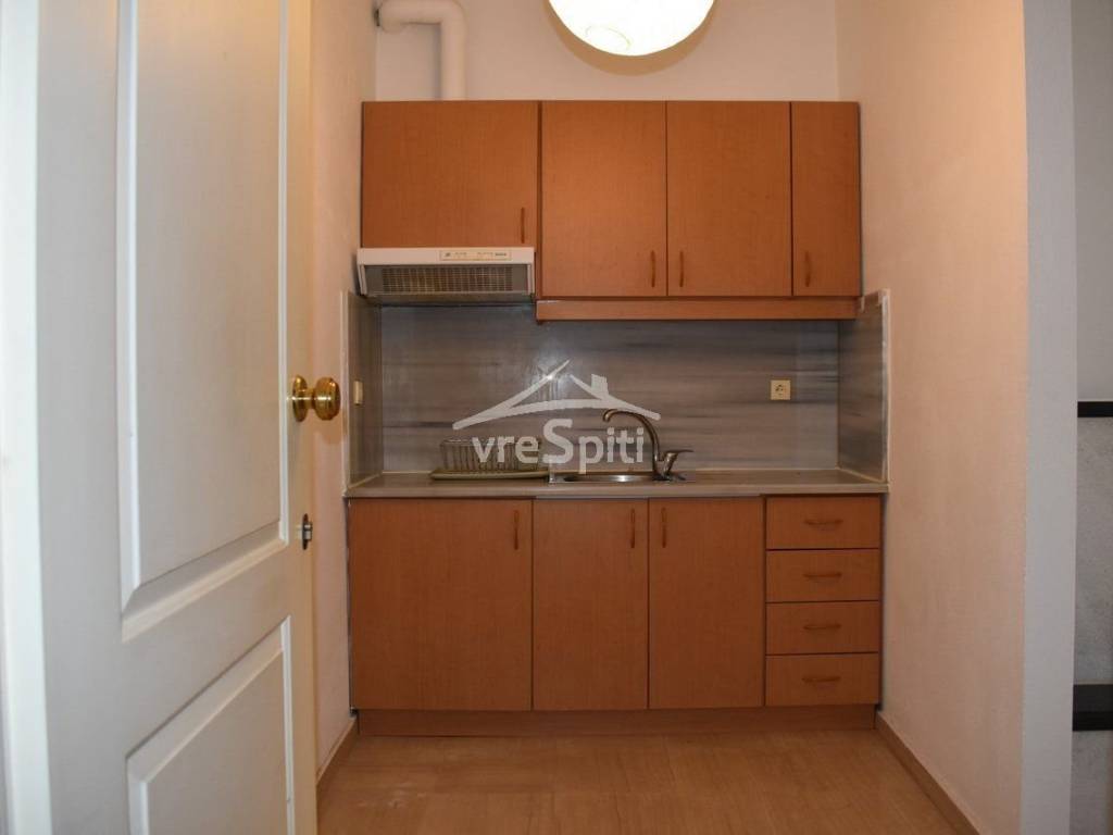 ΕΙΣΟΔΟΣ-ΚΟΥΖΙΝΑ