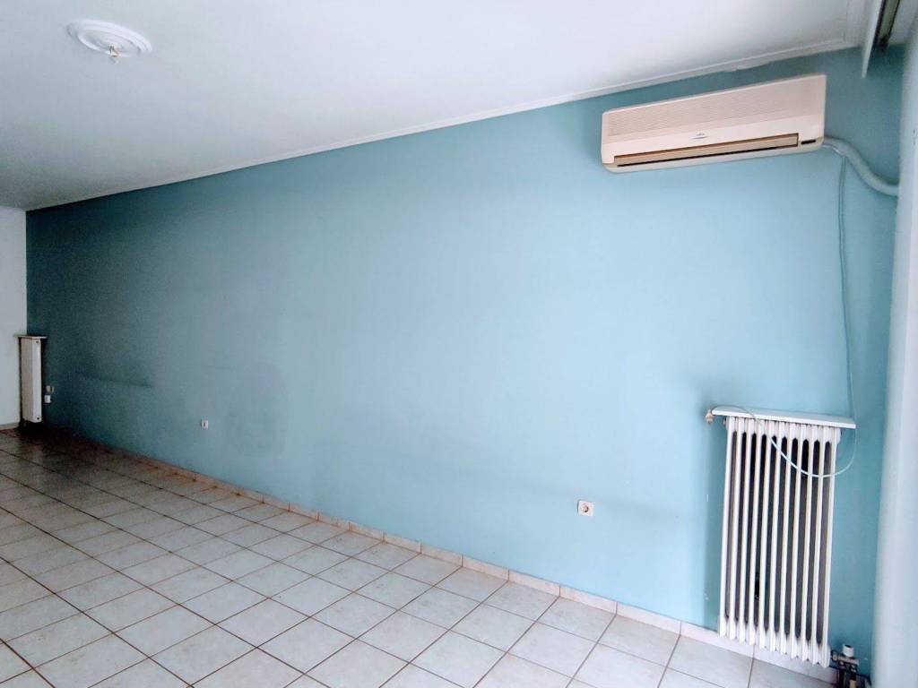 Eniaio saloni – koyzina me A/C kai paso