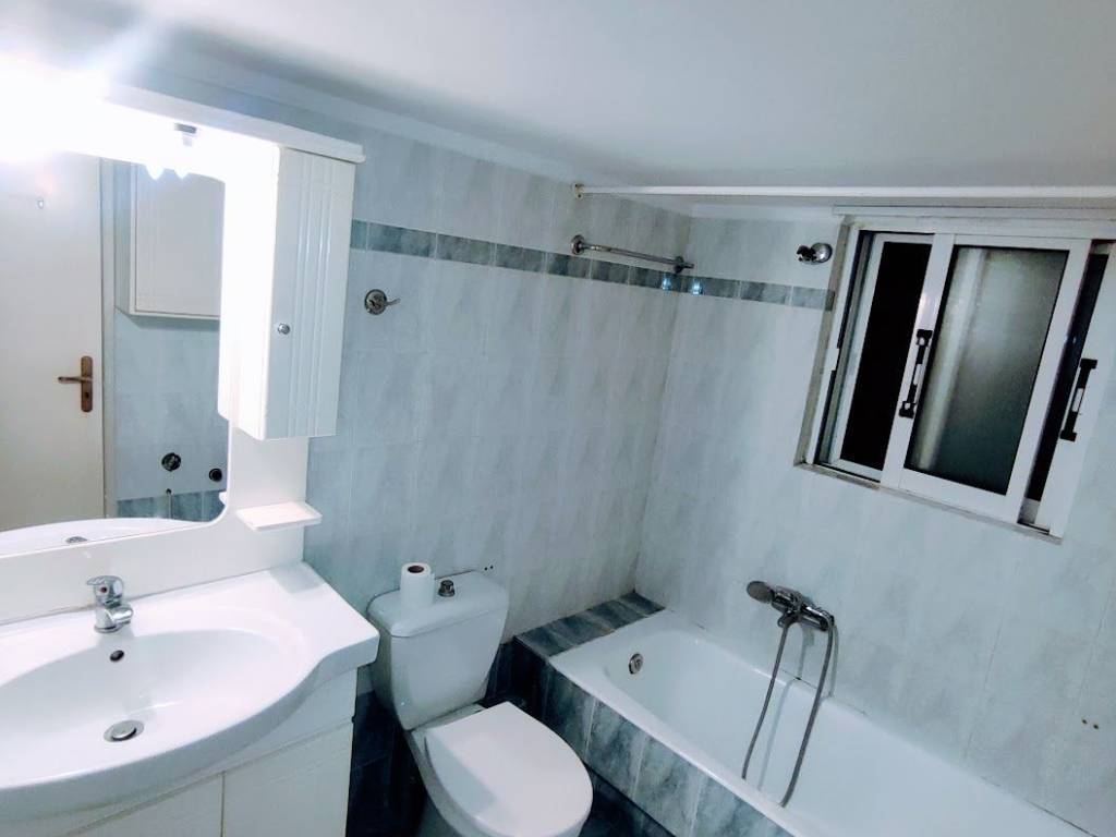 mpanioy me parathyro aloyminioy se photagogo