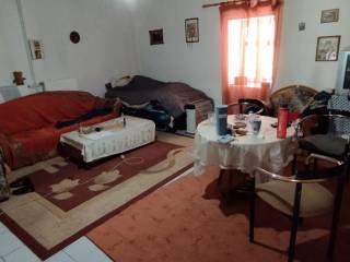 Το καθιστικό στο ισόγειο