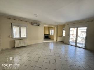 Forumland Real Estate, Σαλόνι με τζάκι