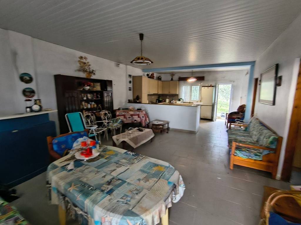 SALONI KAI KOYZINA ME ANEXARTETE EISODO