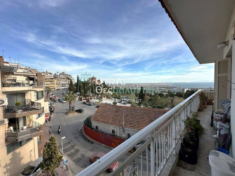 Θέα από μπαλκόνι