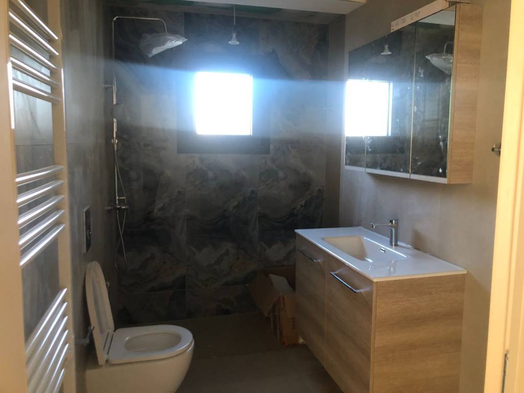 TO MPANIO ME PARATHYRO