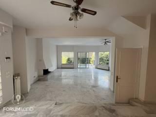 Forumland Real Estate, Σαλόνι με τζάκι