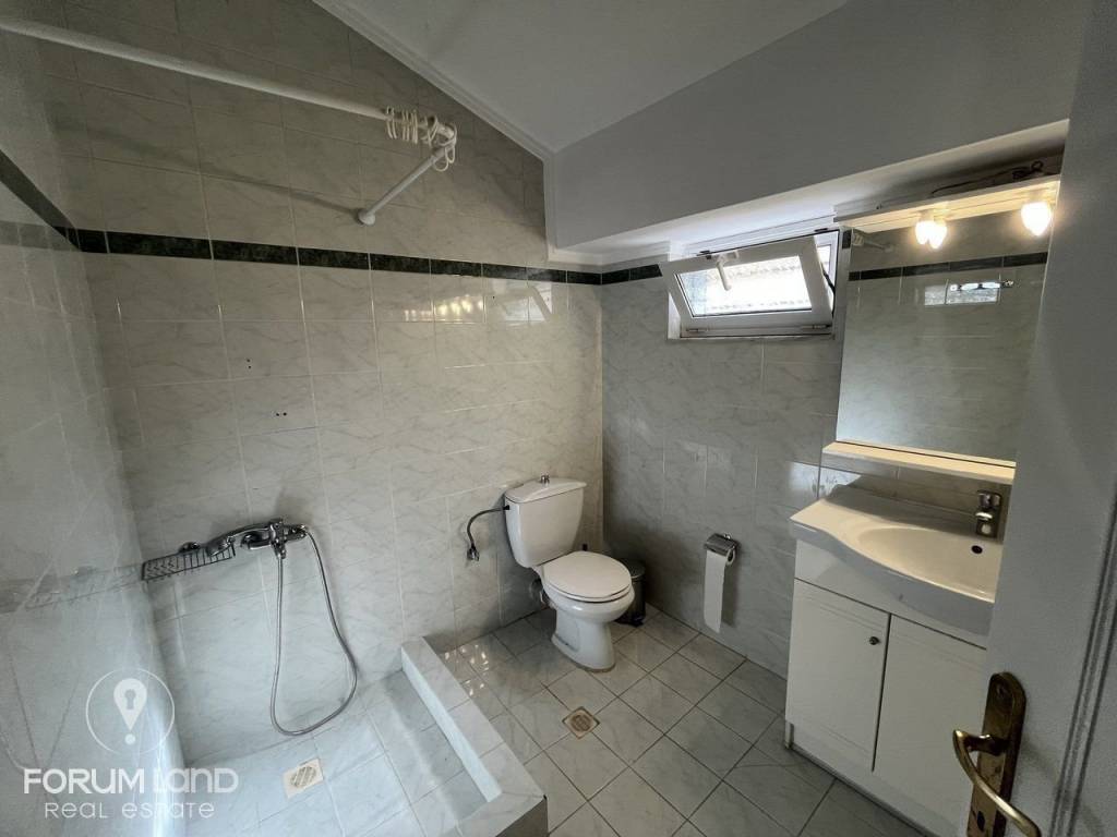 Forumland Real Estate, Μπάνιο