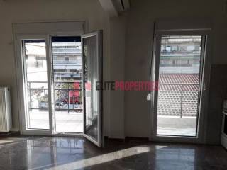 ΣΑΛΟΚΟΥΖΙΝΑ ΕΝΙΑΙΟΣ ΧΩΡΟΣ