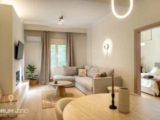 Forumland Real Estate, Σαλόνι