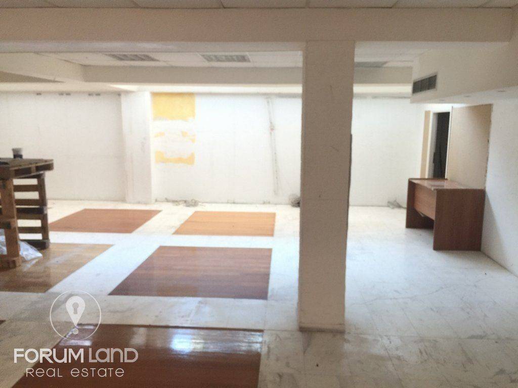 Forumland Real Estate, Ypogeio