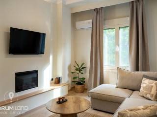 Forumland Real Estate, Σαλόνι