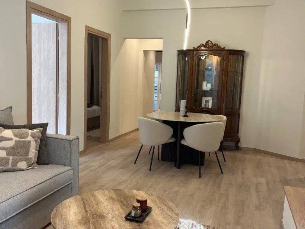 Forumland Real Estate, Σαλόνι