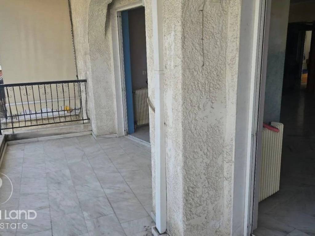 Forumland Real Estate, Βεράντες