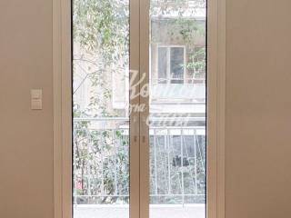 PHoteinos choros me mpalkonoporta.