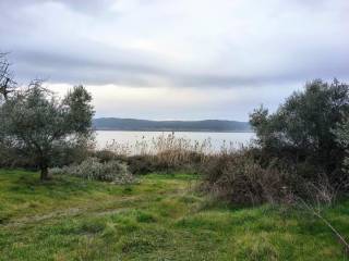 OIKOPEDO ME YPEROCHE THEA TE LIMNE BOLBE