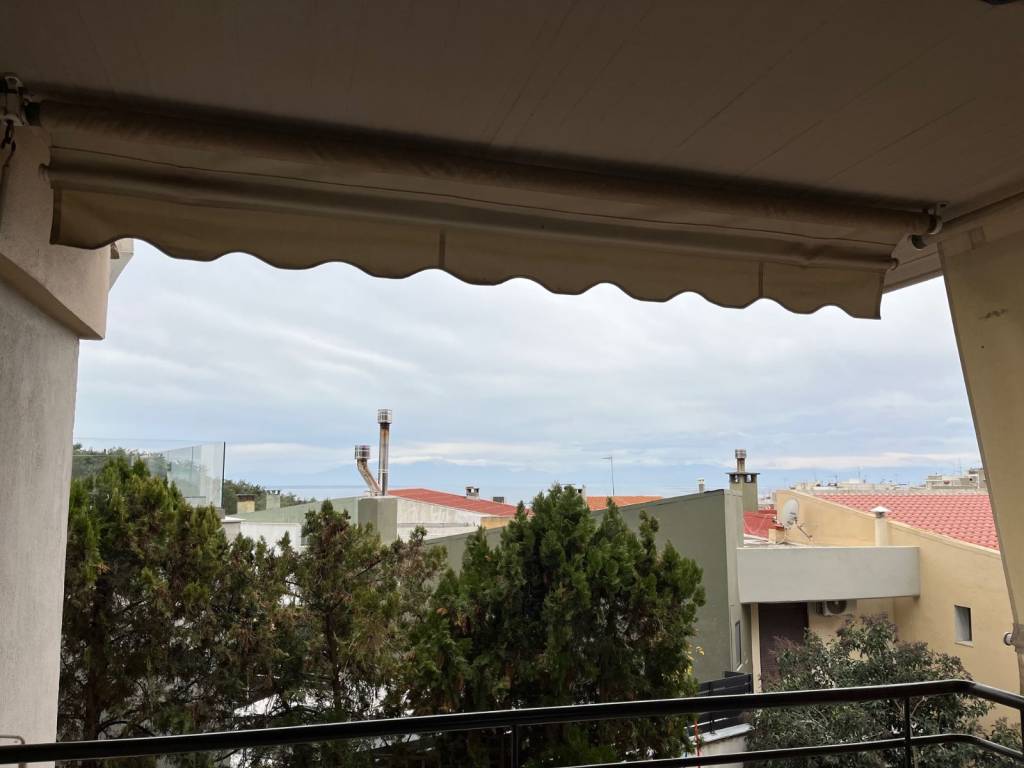 Θέα προς τον Θερμαϊκό κόλπο από τη βεράντα του ορόφου