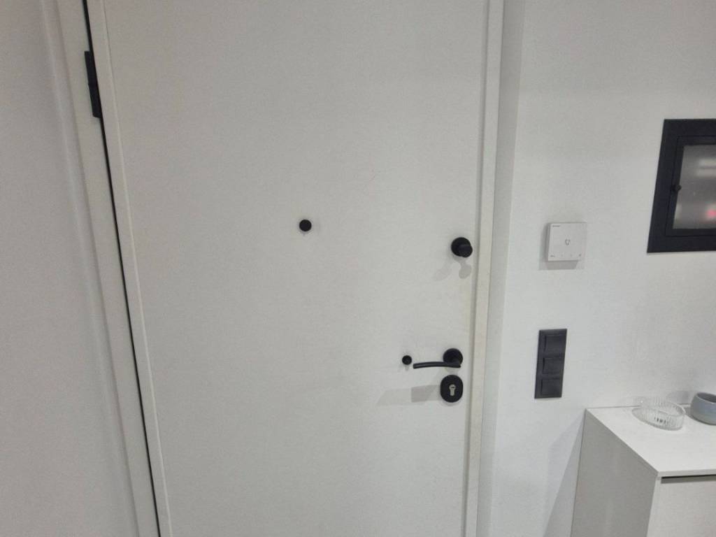 ΠΟΡΤΑ ΕΙΣΟΔΟΥ