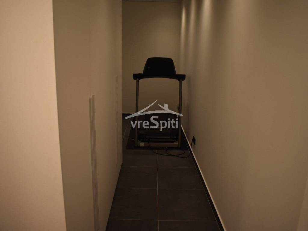 ΔΩΜΑΤΙΟ ΓΥΜΝΑΣΤΙΚΗΣ ΜΕ ΜΕΓΑΛΟ ΑΠΟΘ.ΧΩΡΟ