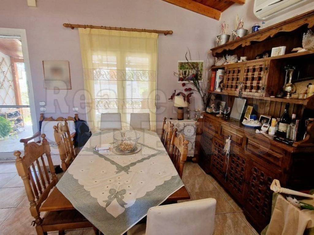 ΤΡΑΠΕΖΑΡΙΑ