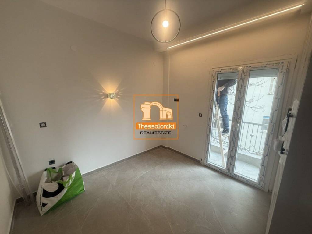 Άγιος Δημήτριος, Γκαρσονιέρα, 40 τ.μ.