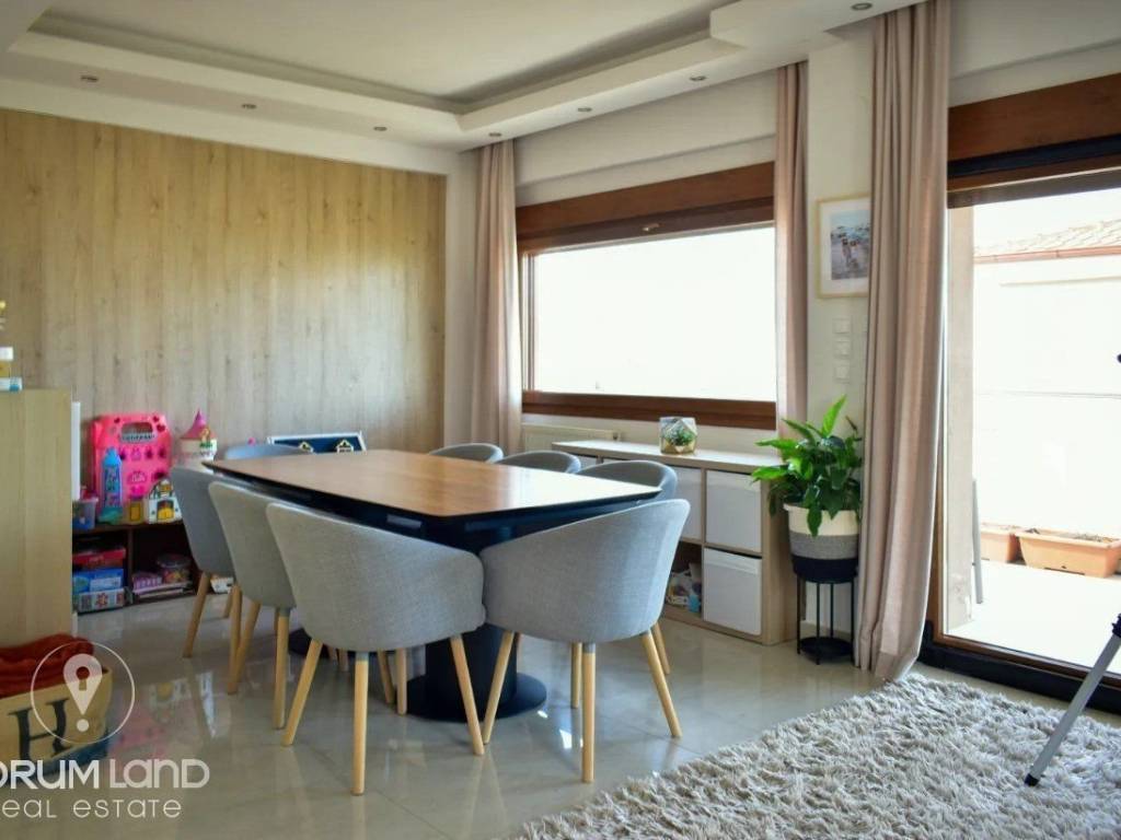 Forumland Real Estate, Τραπεζαρία