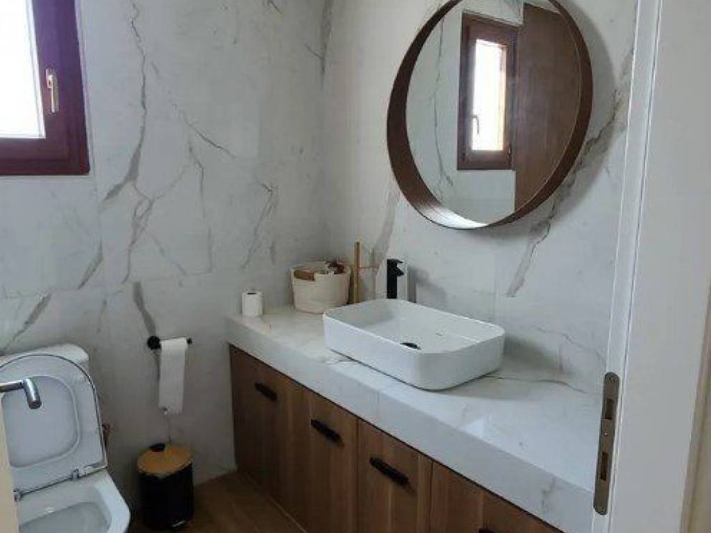 Forumland Real Estate, Μπάνιο